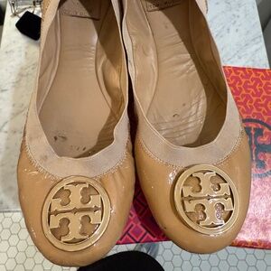 Tory Burch Caroline flat